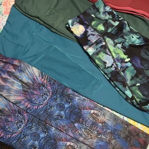 Colorful Patterned Leggings 5 Pairs With Pockets Medium